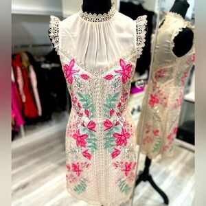 EUC Karen Millen dress with embroidery and lace Size US 6